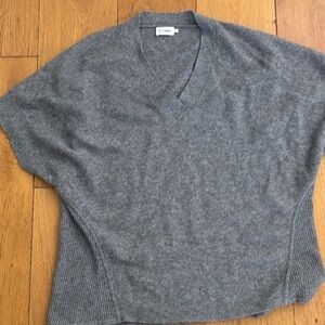 Elegant Gray V-Neck Sweater for Men